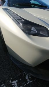 驚愕のスーパーカーを初めて訪れた芦有ドライブウェイで目撃する